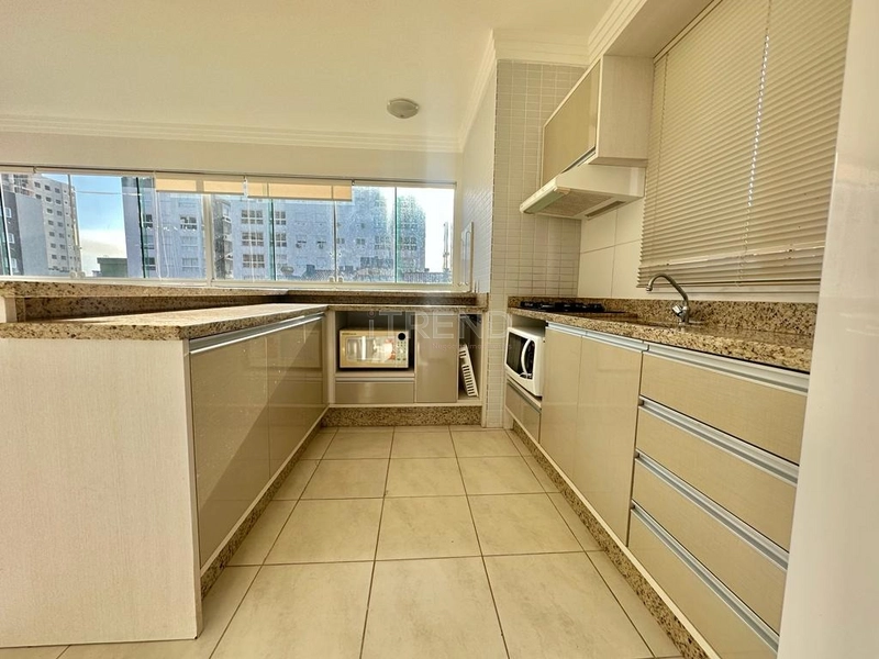 Amplo apartamento e bem iluminado: 8ª foto da galeria de imagens do imóvel