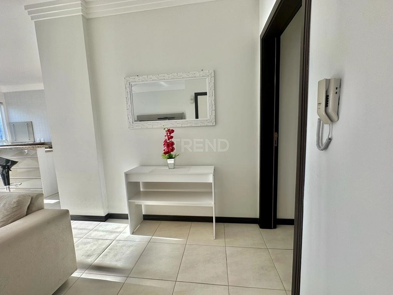 Amplo apartamento e bem iluminado: 9ª foto da galeria de imagens do imóvel
