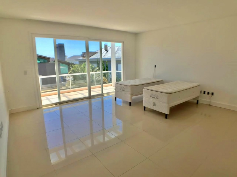 Cond. Beira Mar - Sobrado Amplo: 8ª foto da galeria de imagens do imóvel