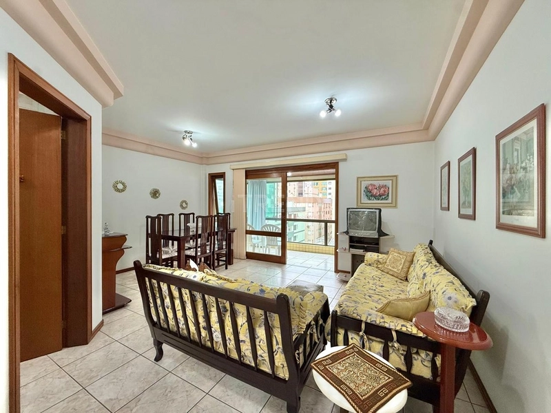 Amplo apartamento na Avenida Ararigboia: 11ª foto da galeria de imagens do imóvel
