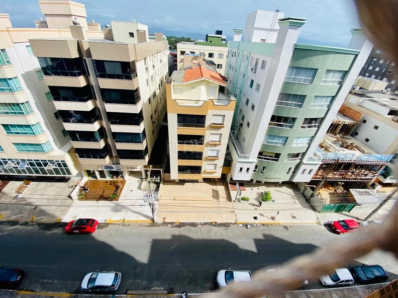 Apartamento de 1 dormitório com sacada de frente no centro: 20ª foto da galeria de imagens do imóvel