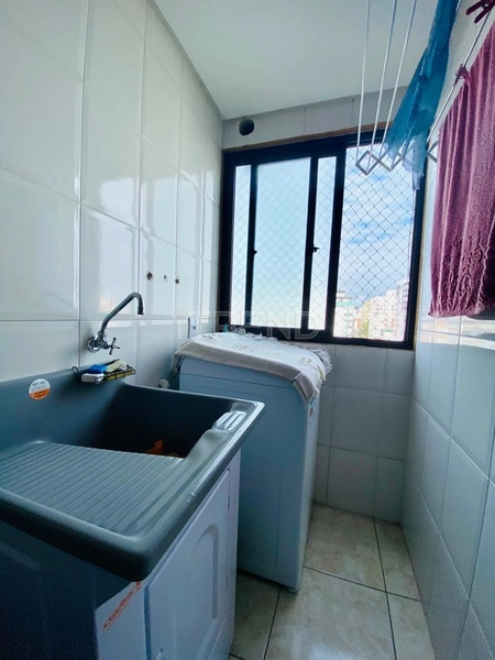 Apartamento de 1 dormitório com sacada de frente no centro: 1ª foto da galeria de imagens do imóvel