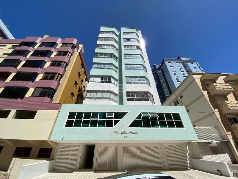 Apartamento de frente: 2ª foto da galeria de imagens do imóvel