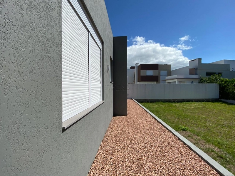 Linda casa com um dos melhores preços em condomínio fechado!: 1ª foto da galeria de imagens do imóvel