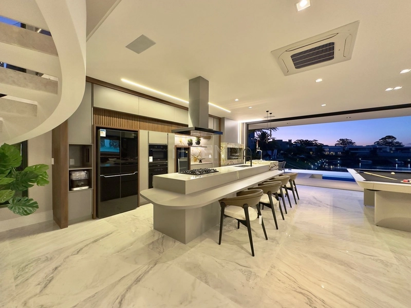 Luxuosa mansão na beira da Marina: 31ª foto da galeria de imagens do imóvel