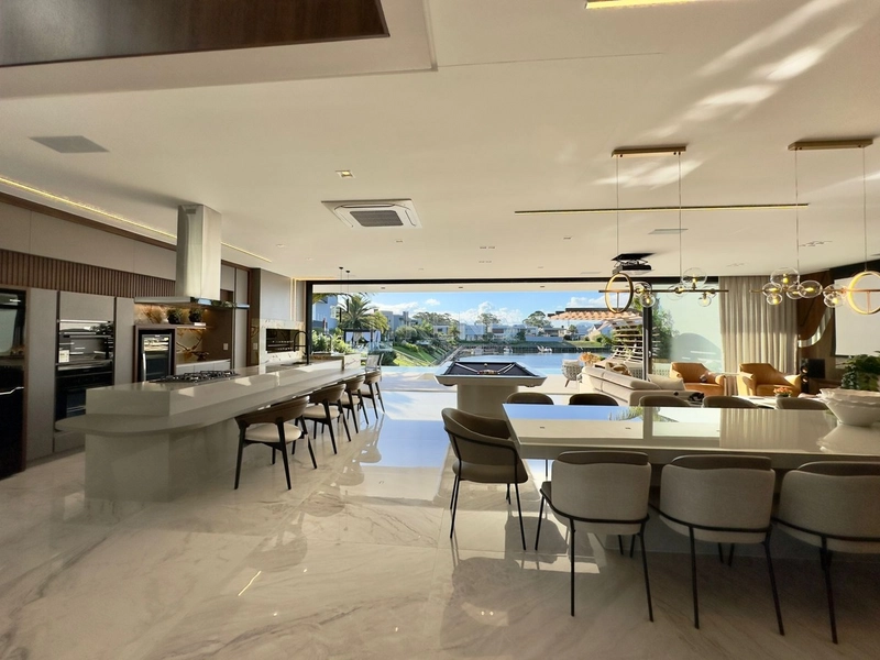 Luxuosa mansão na beira da Marina: 19ª foto da galeria de imagens do imóvel