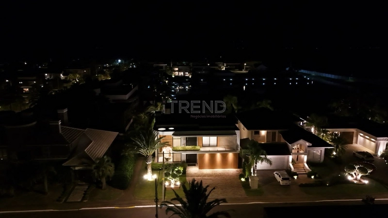 Luxuosa mansão na beira da Marina: 39ª foto da galeria de imagens do imóvel
