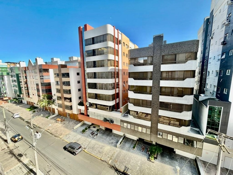 Apartamento de frente  pertinho do mar!!: 1ª foto da galeria de imagens do imóvel