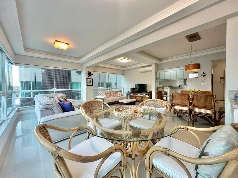 Amplo apartamento de frente: 1ª foto da galeria de imagens do imóvel