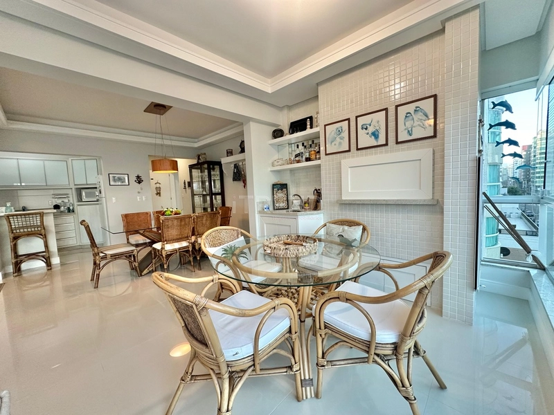 Amplo apartamento de frente: 17ª foto da galeria de imagens do imóvel