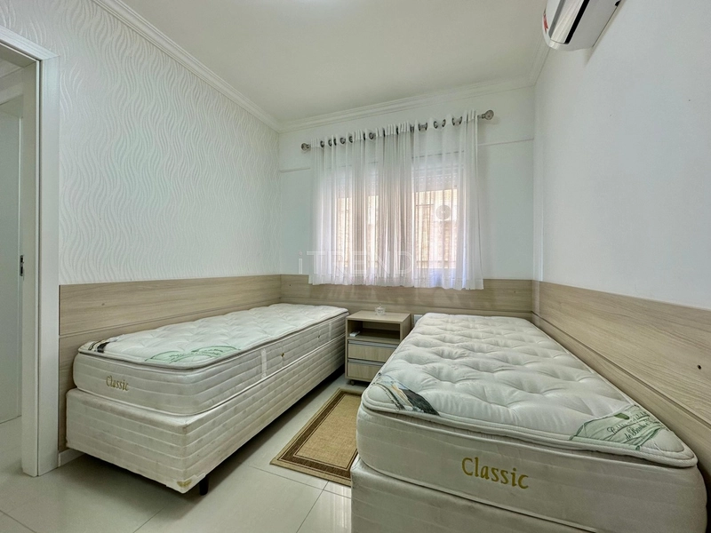 APARTAMENTO À VENDA  INFRA COMPLETA E VISTA PARA O MAR: 1ª foto da galeria de imagens do imóvel