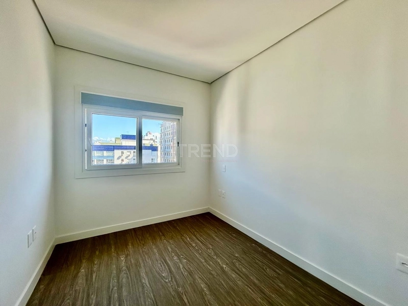 Apartamento de esquina em prédio moderno à 2 quadras do mar: 20ª foto da galeria de imagens do imóvel