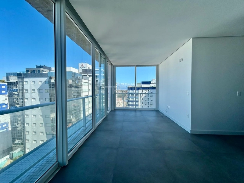 Apartamento de esquina em prédio moderno à 2 quadras do mar: 21ª foto da galeria de imagens do imóvel