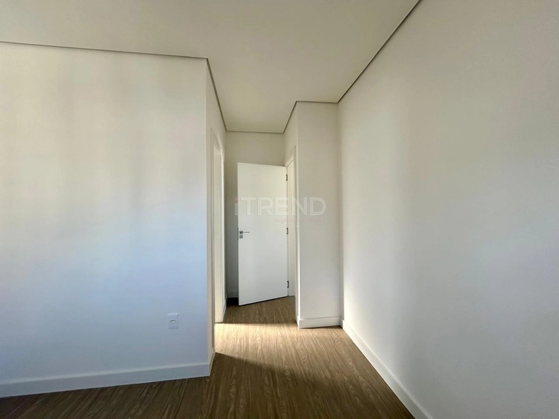Apartamento de esquina em prédio moderno à 2 quadras do mar: 11ª foto da galeria de imagens do imóvel