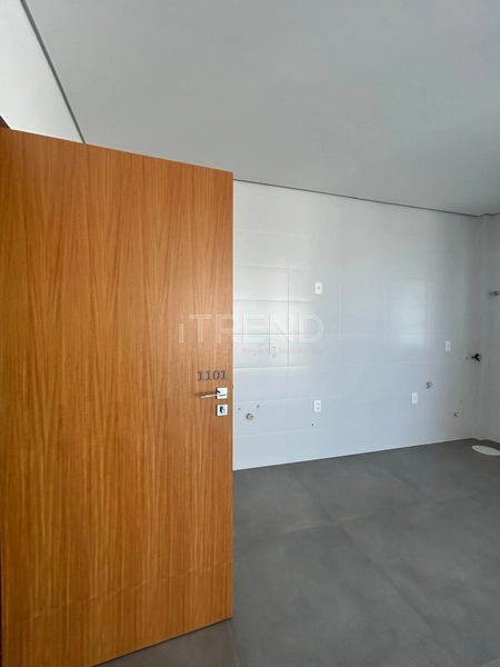 Apartamento de esquina em prédio moderno à 2 quadras do mar: 7ª foto da galeria de imagens do imóvel