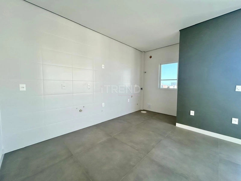 Apartamento de esquina em prédio moderno à 2 quadras do mar: 5ª foto da galeria de imagens do imóvel