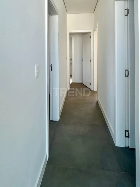 Apartamento de esquina em prédio moderno à 2 quadras do mar: 8ª foto da galeria de imagens do imóvel