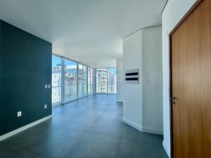 Apartamento de esquina em prédio moderno à 2 quadras do mar: 10ª foto da galeria de imagens do imóvel