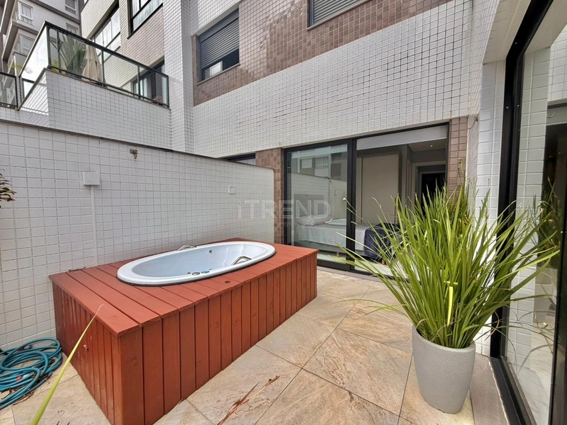 EXCLUSIVIDADE NO NAVEGANTES - Apartamento com terraço e ofurô, rooftop: 2ª foto da galeria de imagens do imóvel