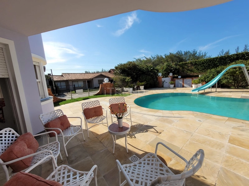 Excelente casa a beira mar de Atlântida: 13ª foto da galeria de imagens do imóvel