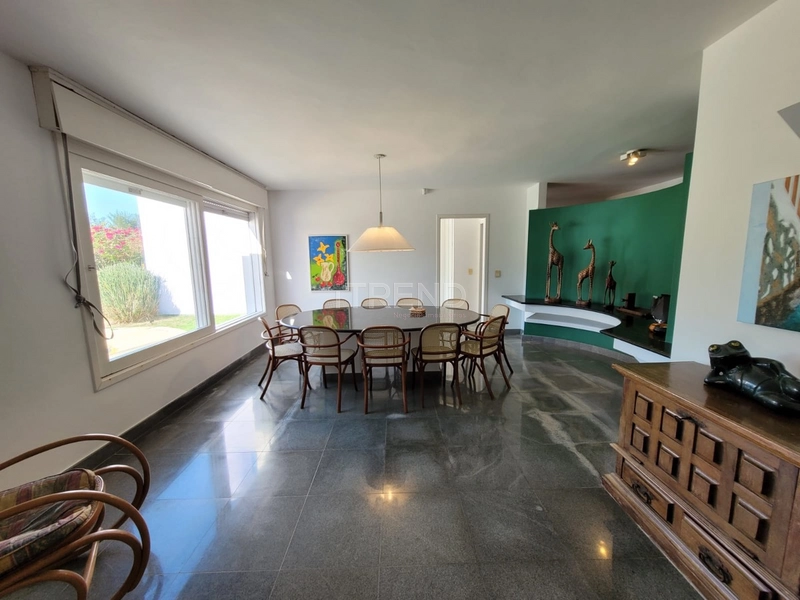Excelente casa a beira mar de Atlântida: 3ª foto da galeria de imagens do imóvel