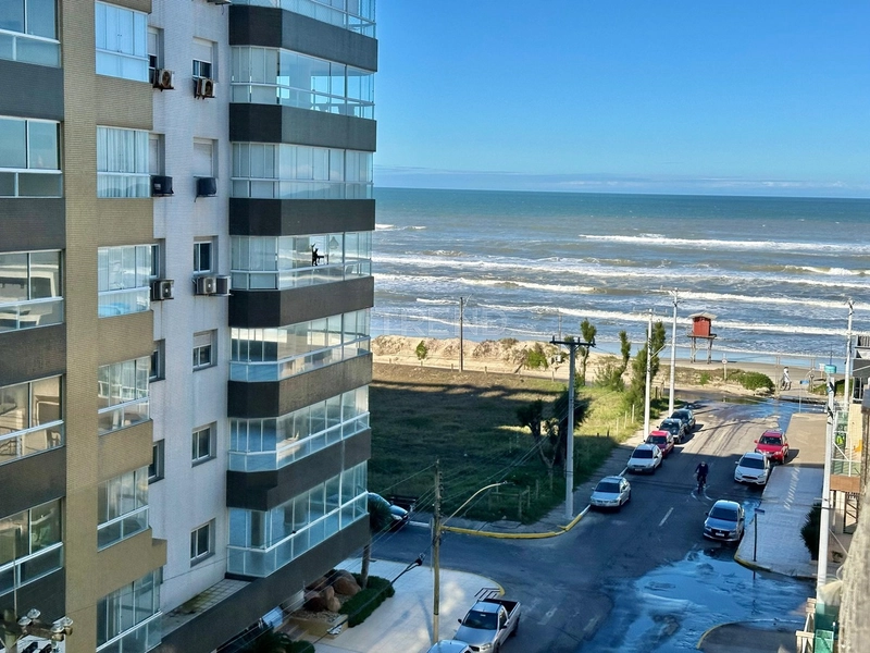 APARTAMENTO À VENDA  COM VISTA PARA O MAR: 5ª foto da galeria de imagens do imóvel