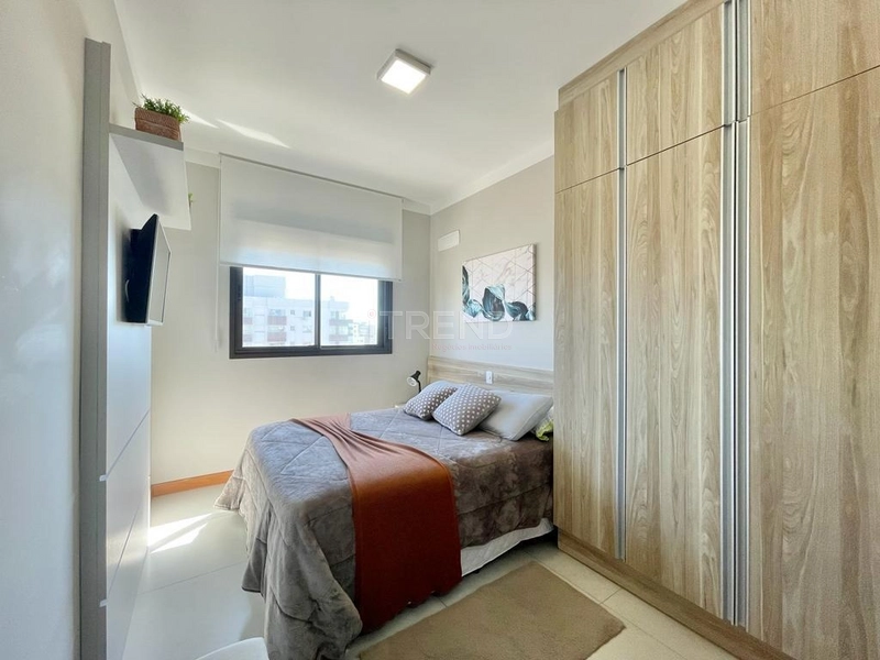 No Centro, andar alto, mobiliado e decorado: 4ª foto da galeria de imagens do imóvel