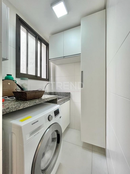 No Centro, andar alto, mobiliado e decorado: 6ª foto da galeria de imagens do imóvel