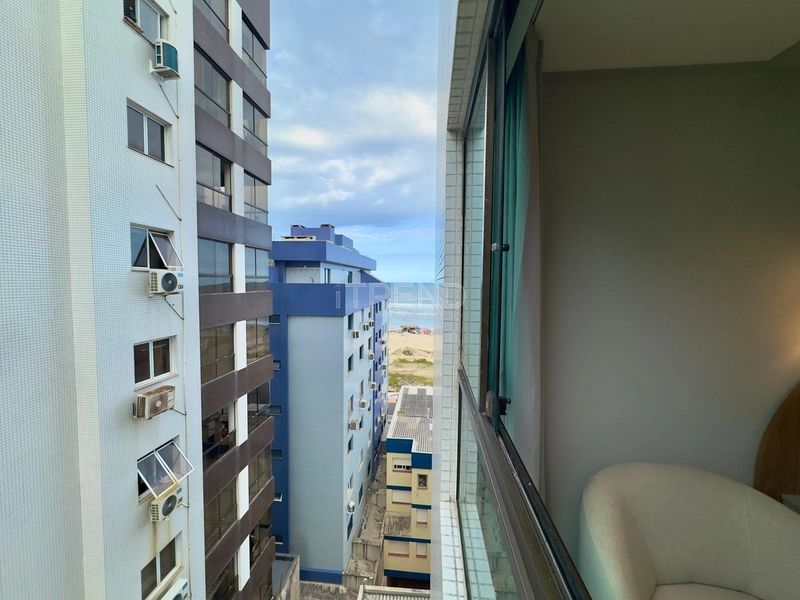 APENAS UMA QUADRA DO MAR: 17ª foto da galeria de imagens do imóvel