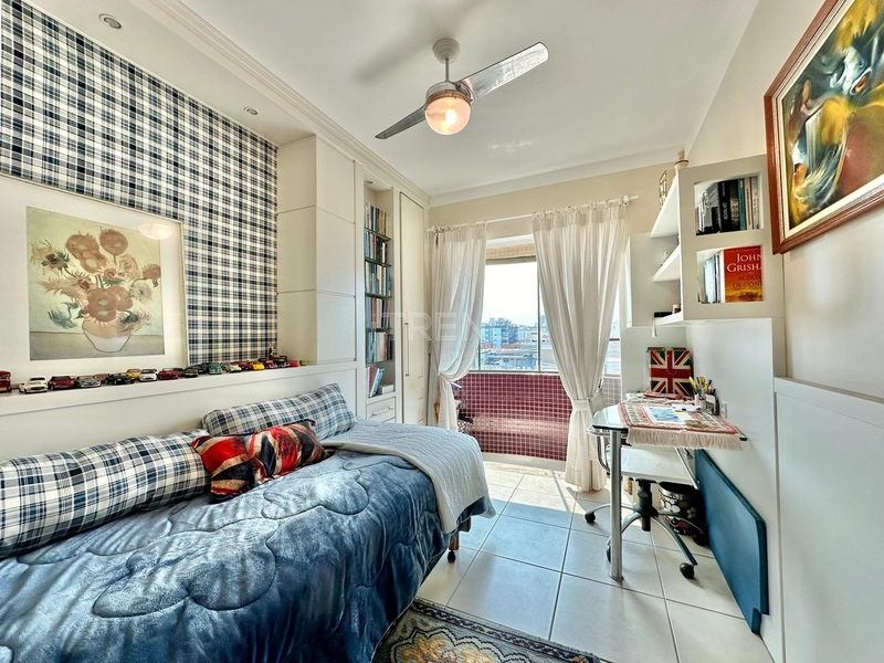 APARTAMENTO À VENDA COM VISTA PARA MAR E PRAÇA - RARIDADE: 8ª foto da galeria de imagens do imóvel
