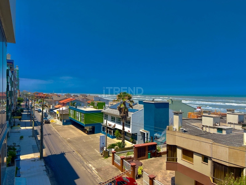 APENAS UMA QUADRA DO MAR: 13ª foto da galeria de imagens do imóvel