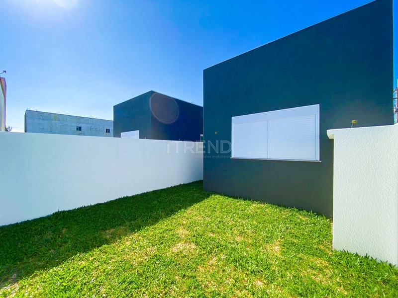 Casa Geminada em bairro: 1ª foto da galeria de imagens do imóvel