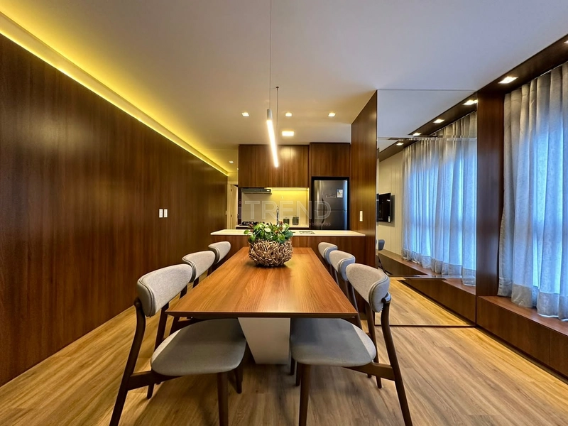 Amplo apartamento mobiliado e decorado no centro.: 1ª foto da galeria de imagens do imóvel
