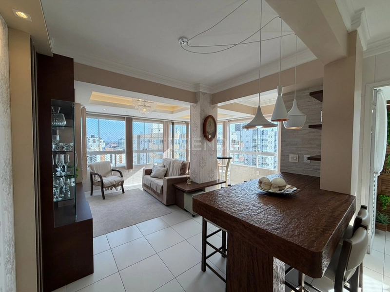 LINDO APARTAMENTO DE FRENTE NA AVENIDA POTI: 1ª foto da galeria de imagens do imóvel