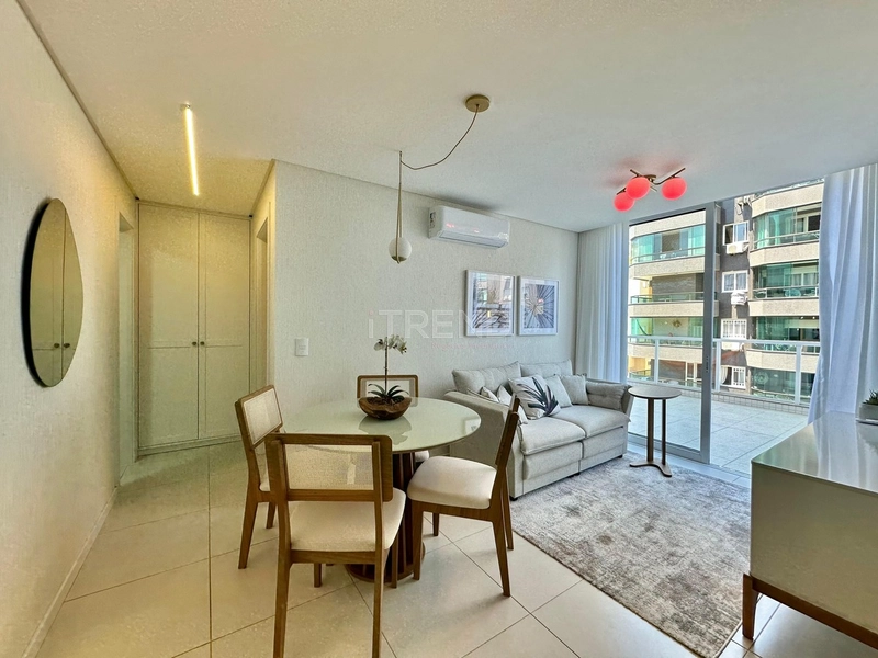 APARTAMENTO COM SACADA DE FRENTE E TERRAÇO: 3ª foto da galeria de imagens do imóvel