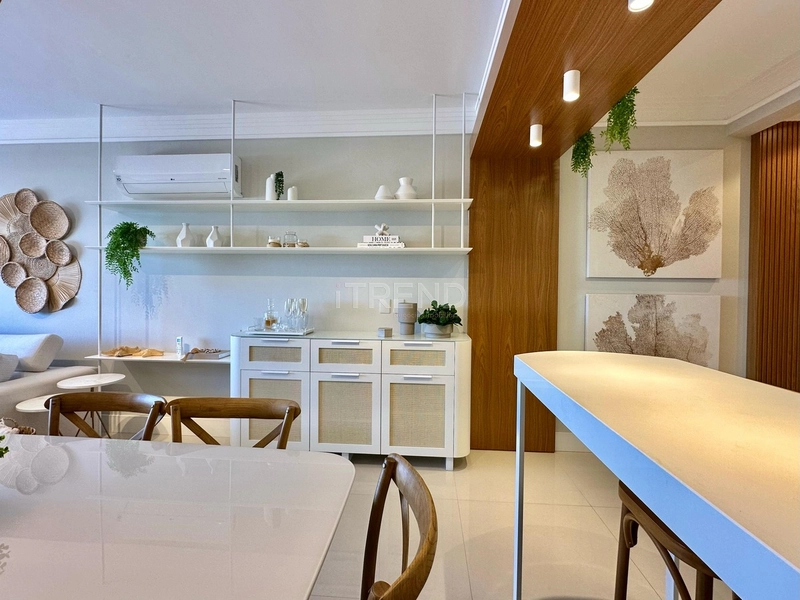 APARTAMENTO COM VISTA ETERNA PARA O MAR: 3ª foto da galeria de imagens do imóvel