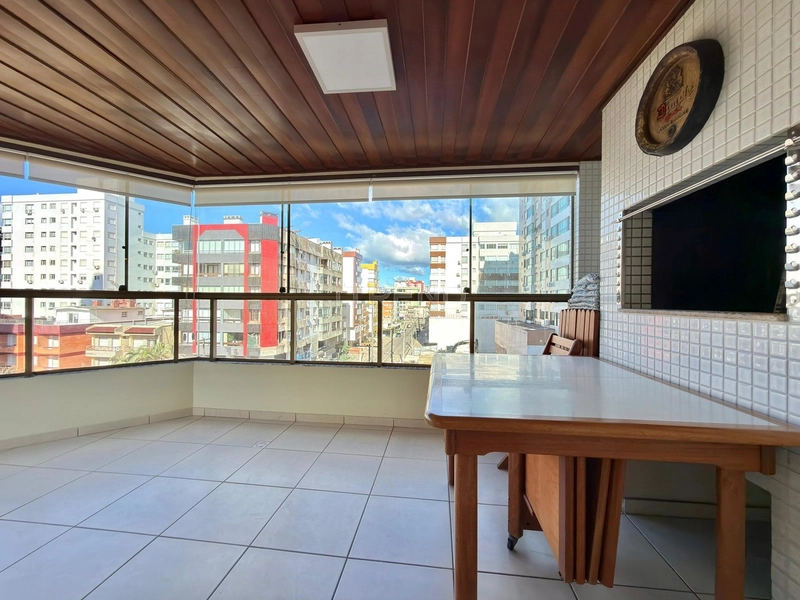 APARTAMENTO DE ESQUINA, COM VISTA PARA O MAR: 8ª foto da galeria de imagens do imóvel