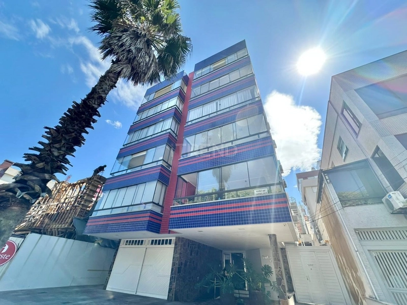 FRENTE PRAÇA: 11ª foto da galeria de imagens do imóvel