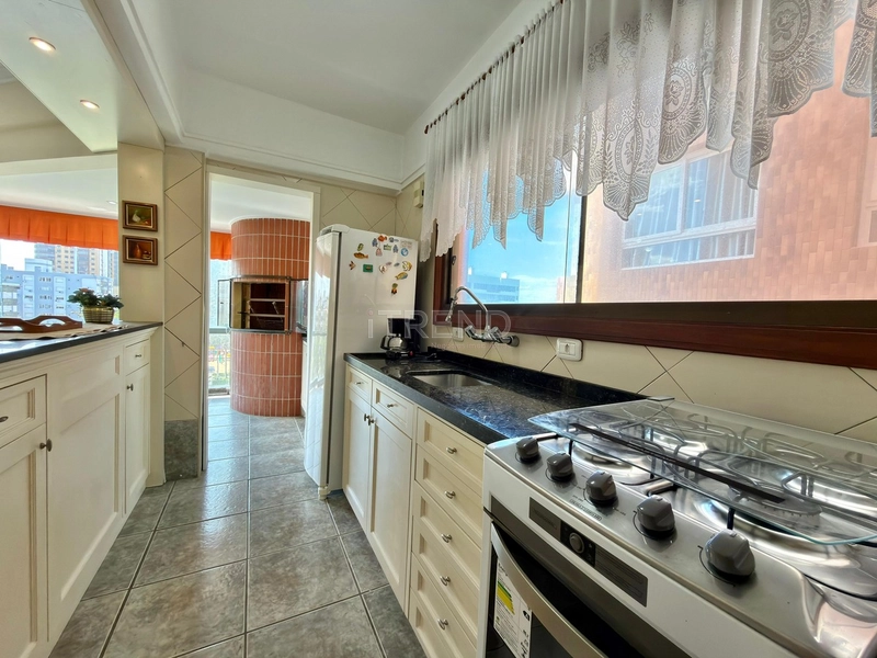 APARTAMENTO COM VISTA PARA O MAR E PRAÇA DO FAROL: 8ª foto da galeria de imagens do imóvel