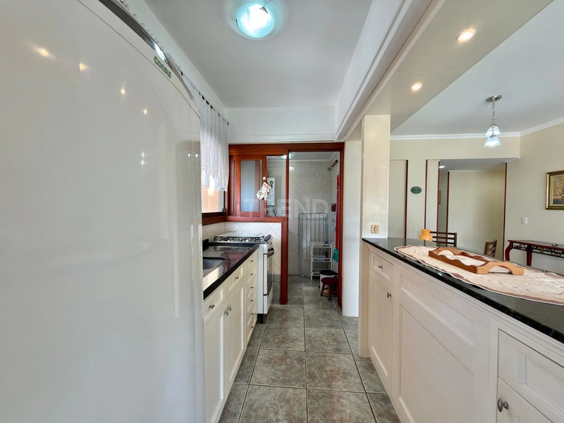 APARTAMENTO COM VISTA PARA O MAR E PRAÇA DO FAROL: 3ª foto da galeria de imagens do imóvel