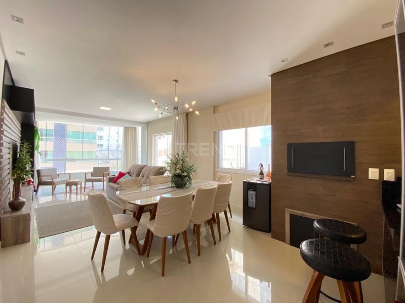 Apartamento com terraço no Centro: 3ª foto da galeria de imagens do imóvel