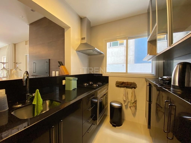 Apartamento com terraço no Centro: 2ª foto da galeria de imagens do imóvel