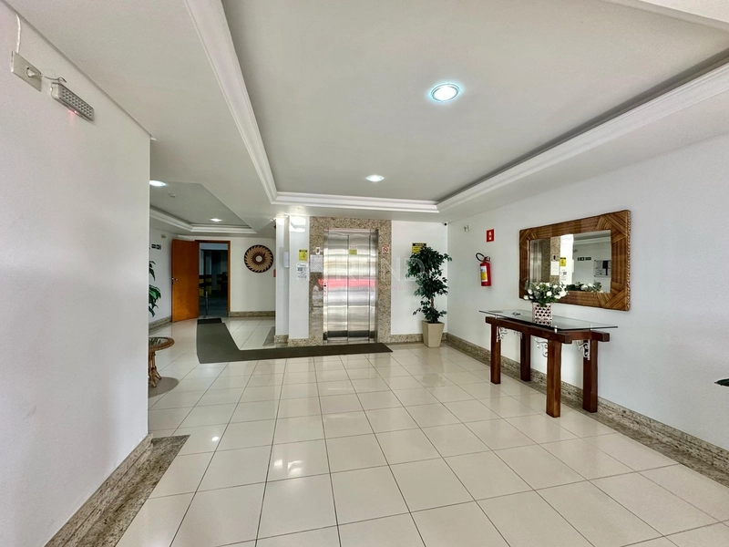 APARTAMENTO À VENDA  COM SACADA COM VISTA LIBERADA!: 2ª foto da galeria de imagens do imóvel
