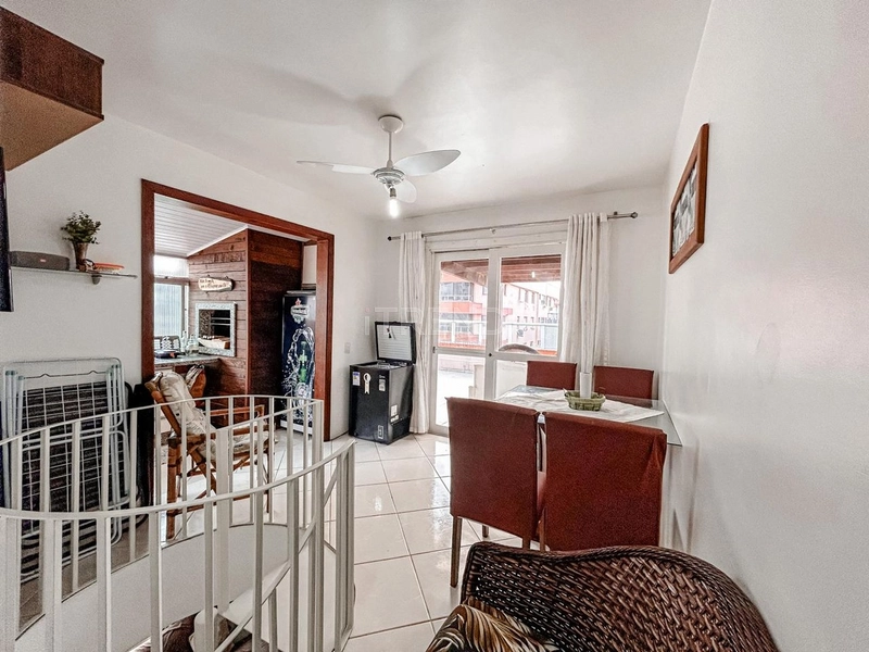 Excelente apartamento duplex em Capão da Canoa: 2ª foto da galeria de imagens do imóvel