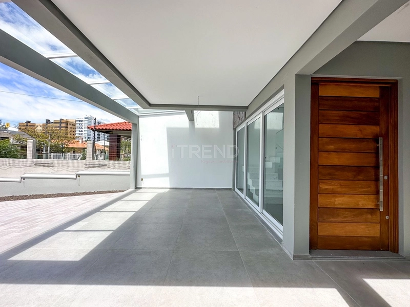 Lindo sobrado próximo do mar.: 1ª foto da galeria de imagens do imóvel