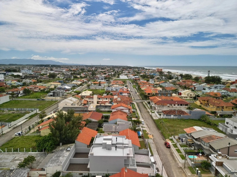 Lindo sobrado próximo do mar.: 2ª foto da galeria de imagens do imóvel