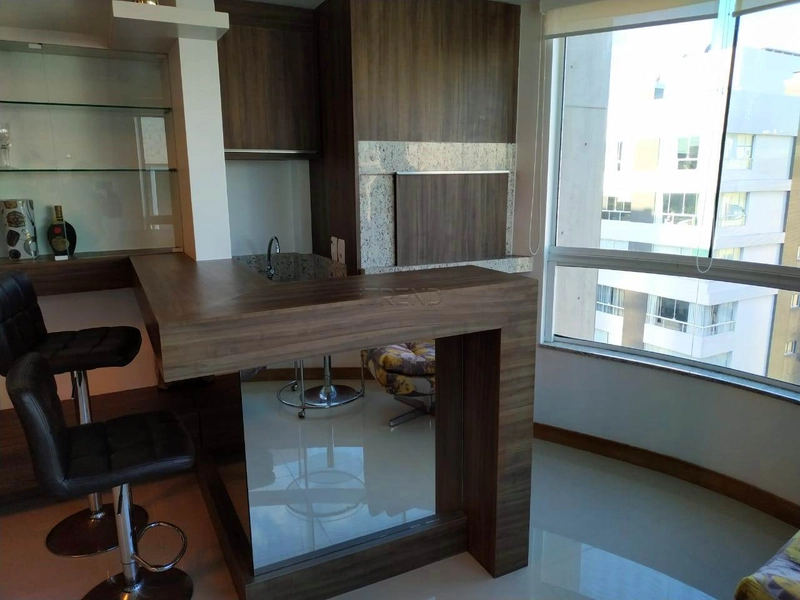 Mobiliado e Decorado - Uma quadra do Mar: 4ª foto da galeria de imagens do imóvel
