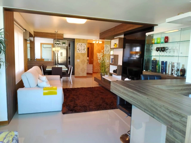 Mobiliado e Decorado - Uma quadra do Mar: 11ª foto da galeria de imagens do imóvel