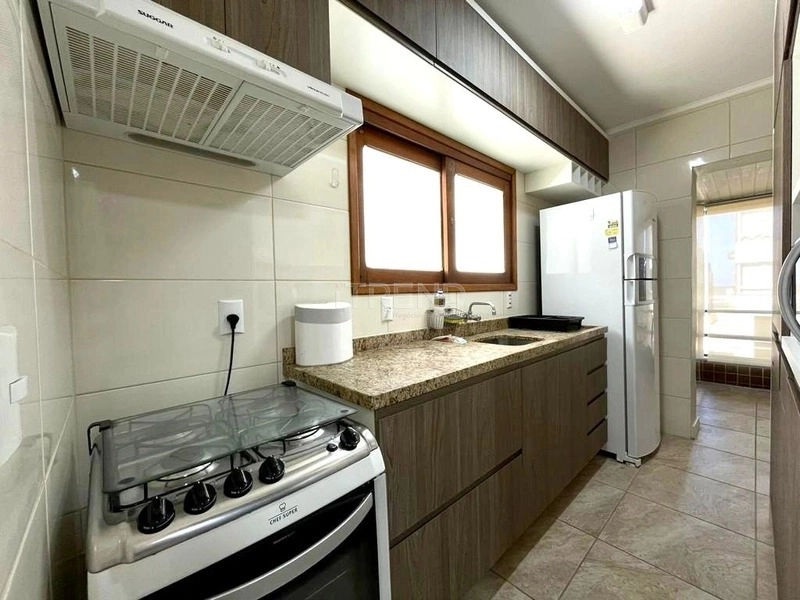 Apartamento mobiliado junto da Praça Flávio Boianowski e do mar: 2ª foto da galeria de imagens do imóvel