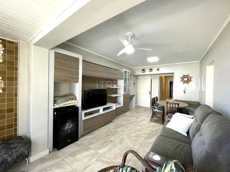 Apartamento mobiliado junto da Praça Flávio Boianowski e do mar: 1ª foto da galeria de imagens do imóvel